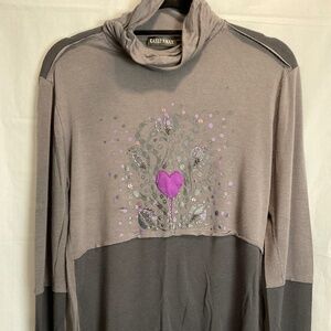 Kaelyn Max Gray Two Toned Embellished Long Sleeve Turtle Neck Top with Heart